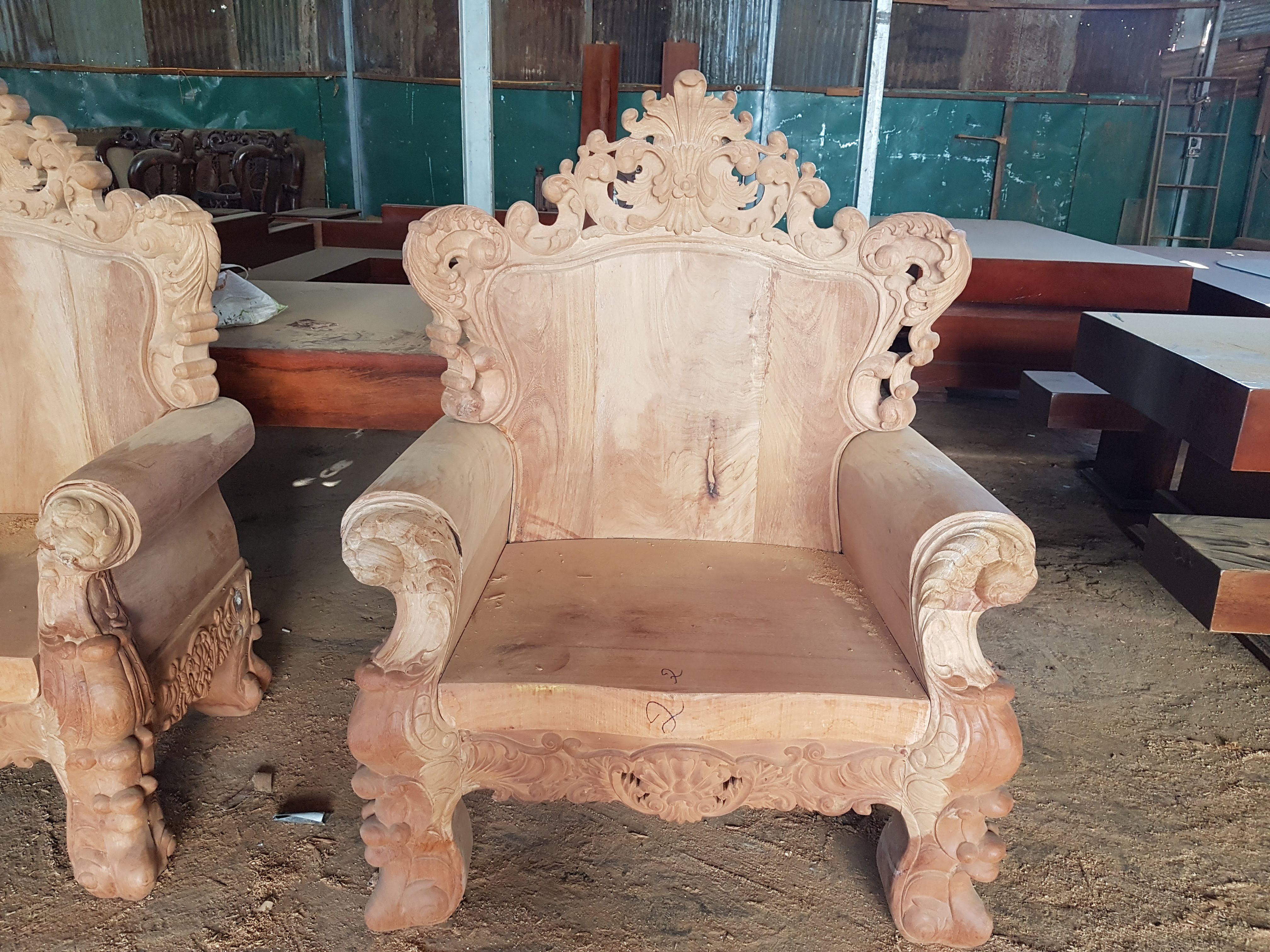 Ghế gỗ Louis Hoàng gia Gõ Đỏ