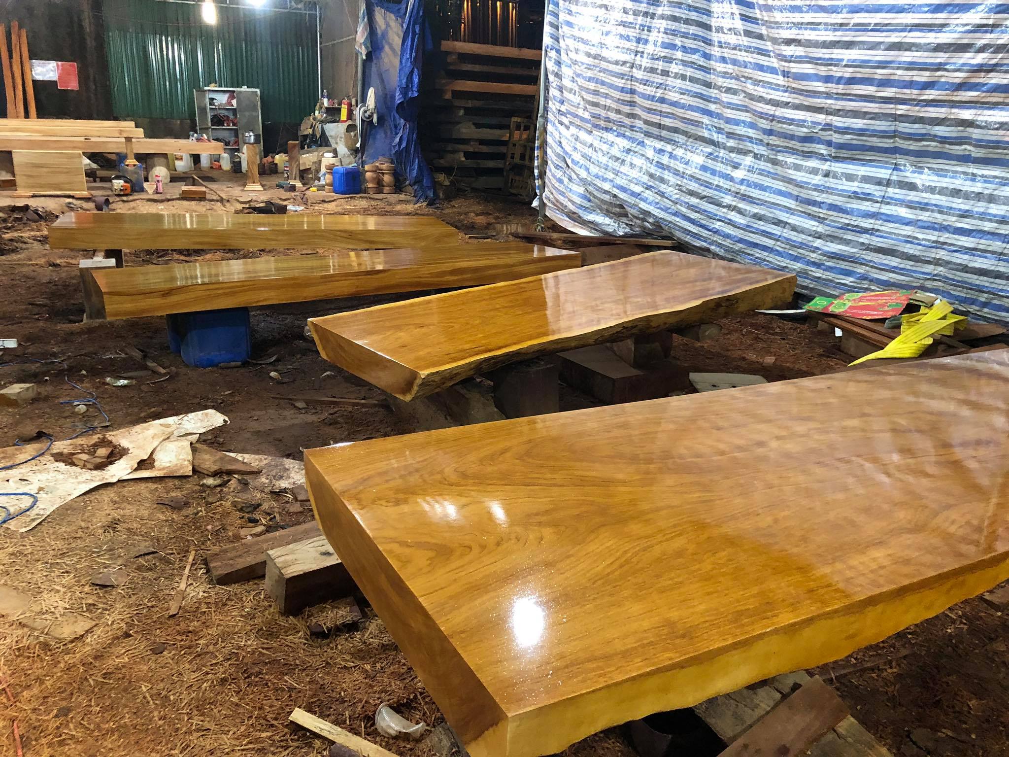 Mặt bàn gỗ nguyên khối bông vân cực đẹp