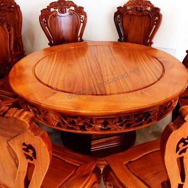 Bộ bàn ăn gỗ nguyên khối 4 ghế rất được ưa chuộng
