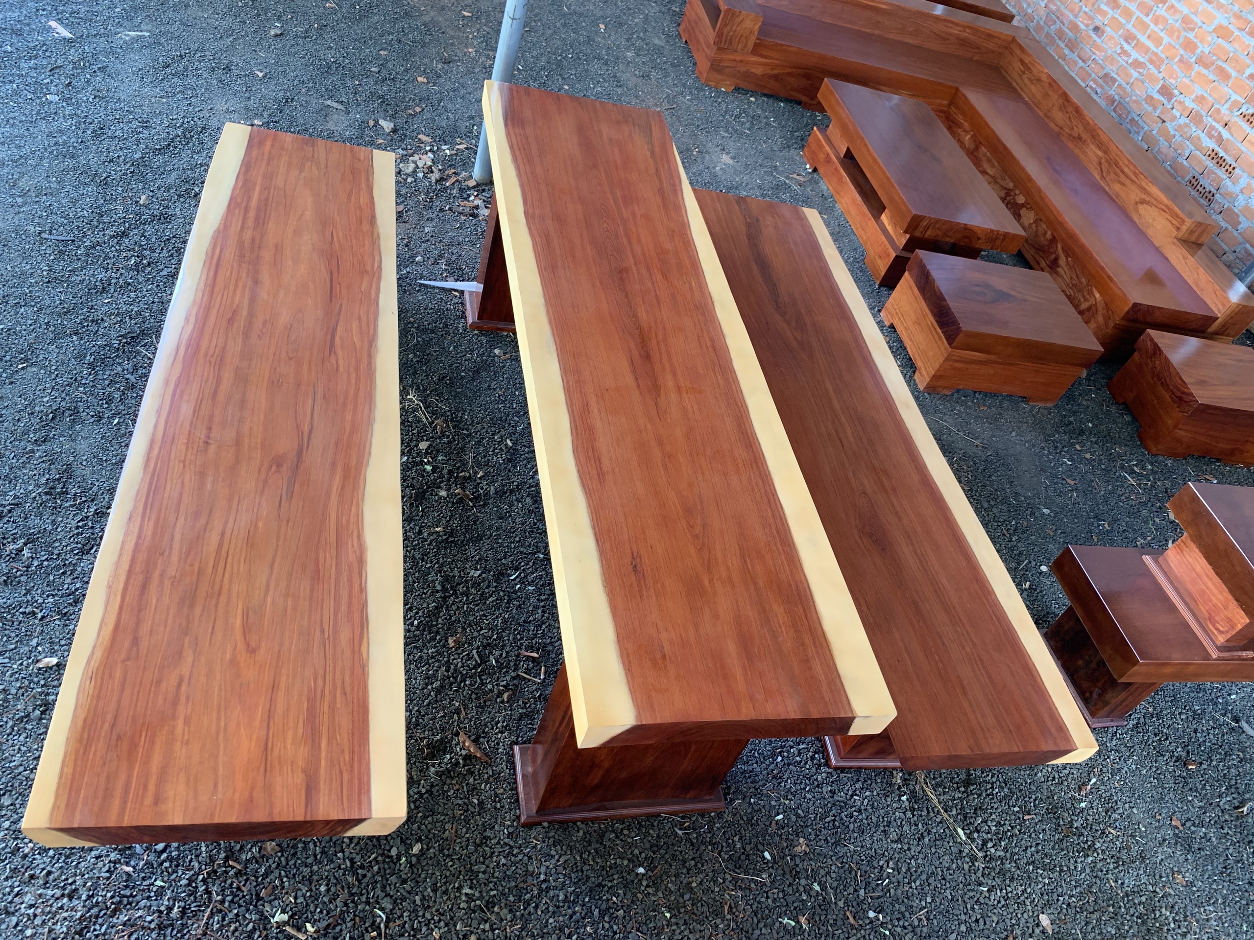 Bàn ghế ba tấm gỗ Cẩm giá rẻ