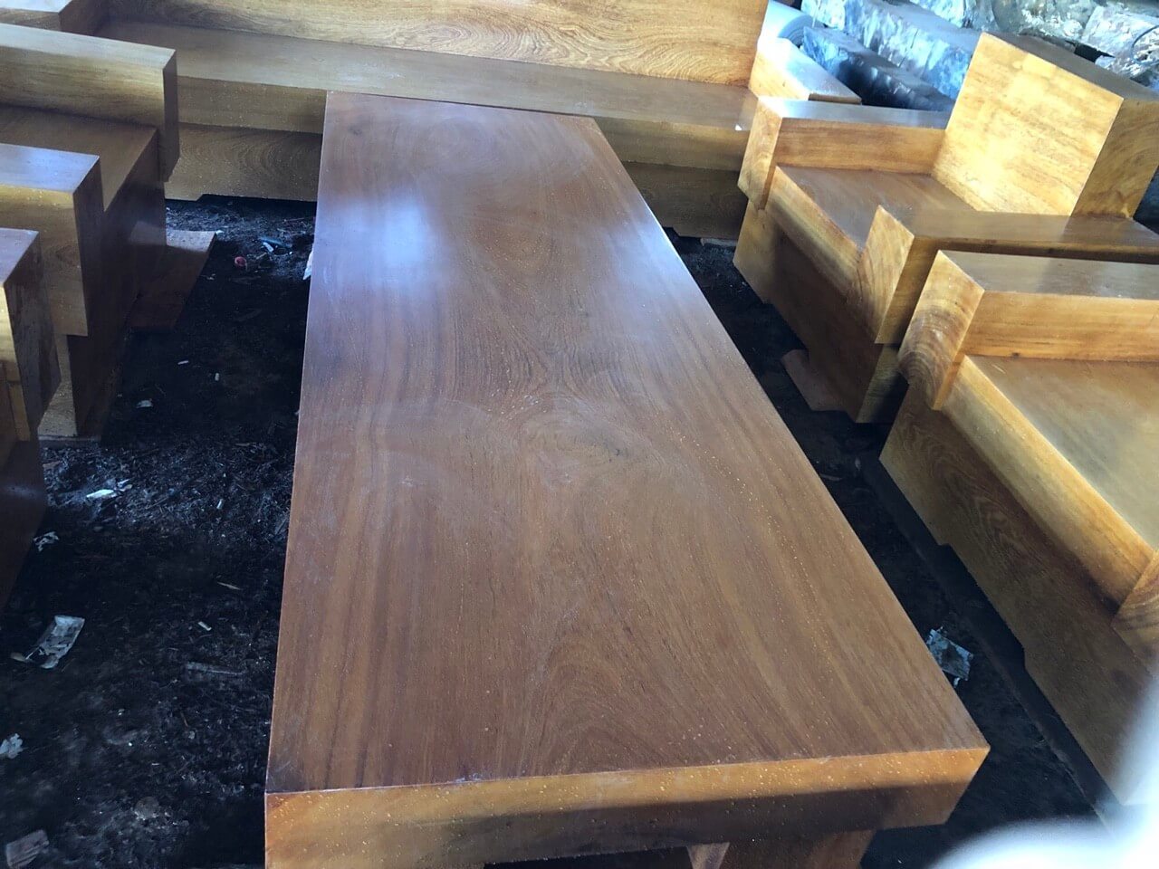 Bàn ghế sofa gỗ nguyên khối