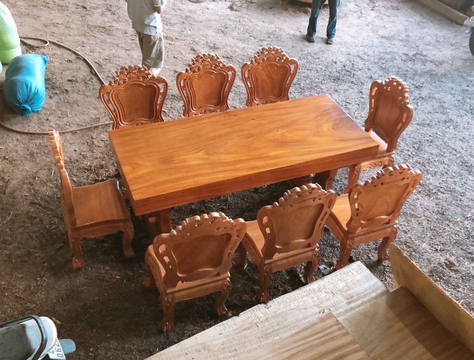Bàn gỗ nguyên tấm 8 ghế Louis