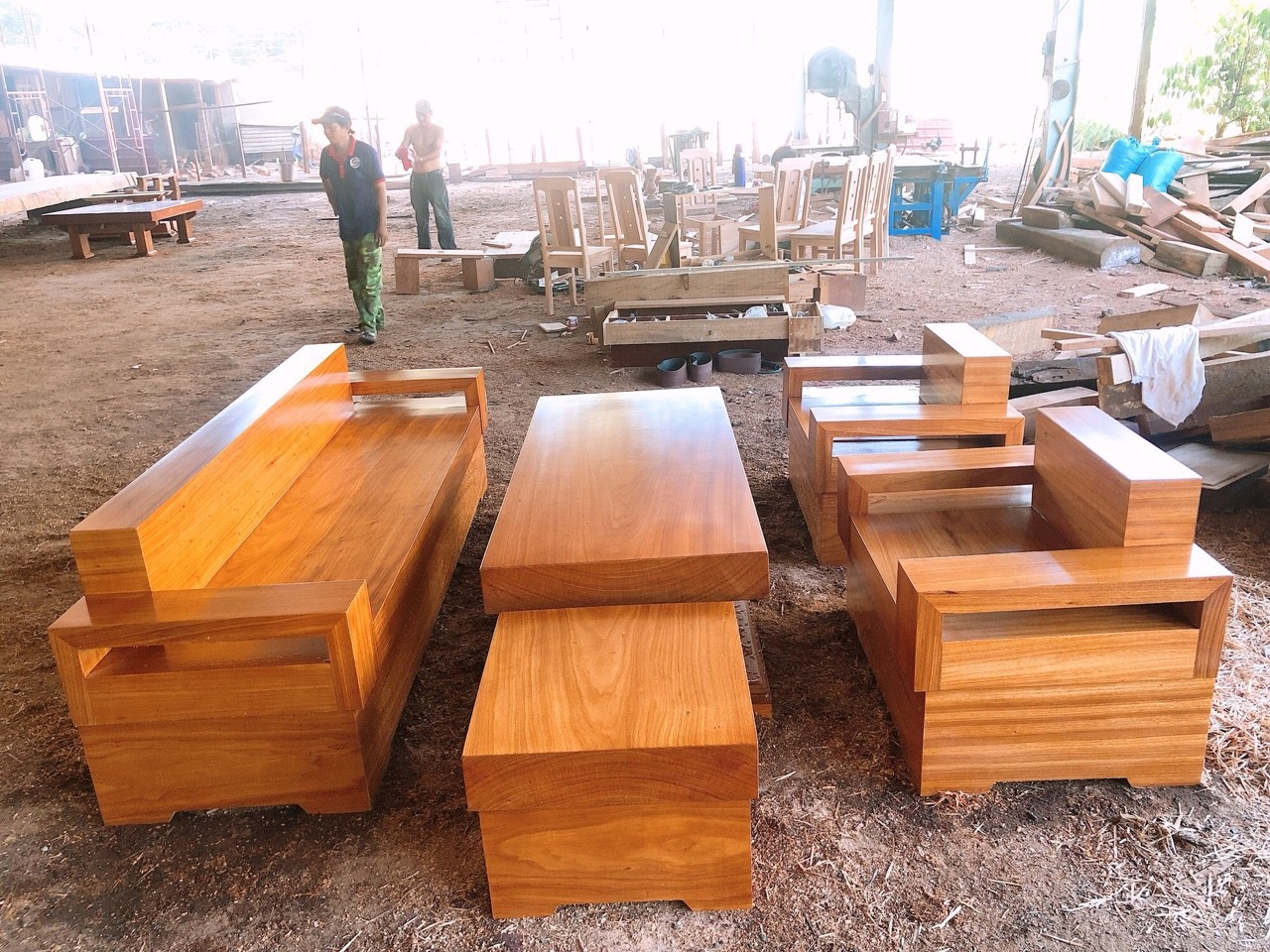 Bộ bàn ghế so pha hình chữ H gỗ nguyên khối