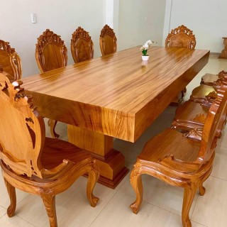 Bộ bàn ghế gỗ nguyên khối sang trọng và đầy tinh tế