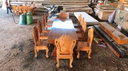 Bộ bàn gỗ nguyên tấm 10 ghế Louis