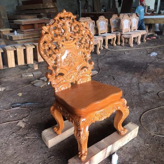 Ghế gỗ đẹp mẫu Louis Hoàng Gia
