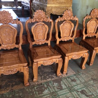 Ghế gỗ Louis Gõ Đỏ với nét đẹp đơn điệu