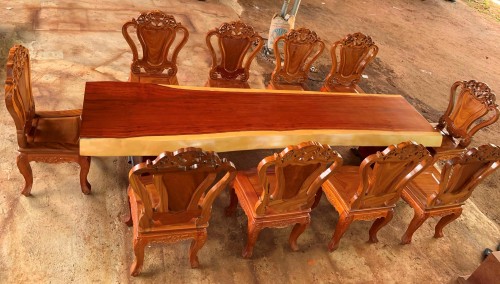 Mặt bàn gỗ Cẩm nguyên khối, ghế gỗ Louis kate