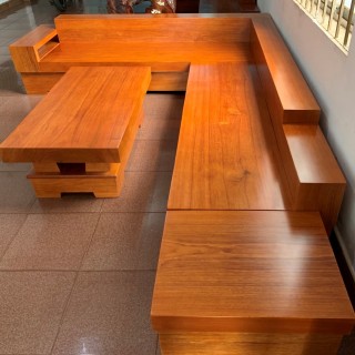 Sofa gỗ nguyên khối với thiết kế hiện đại